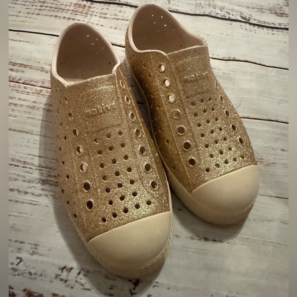 Girls Gold Sparkle Native Shoes size C13 Glitter
